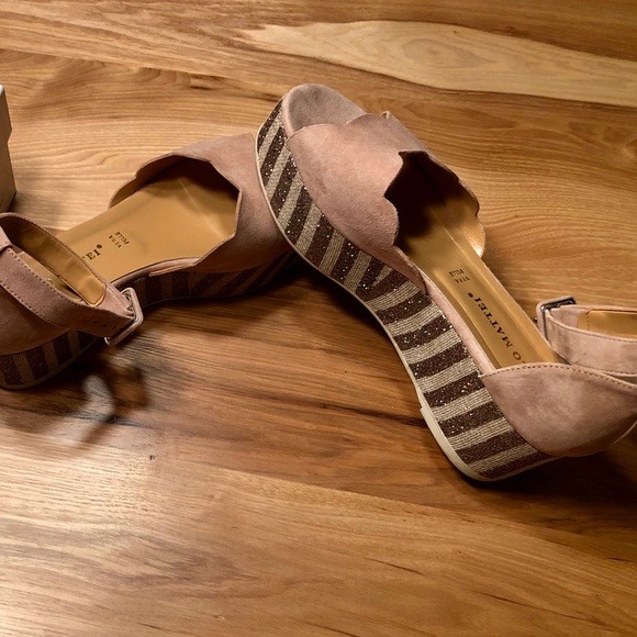 Platform Sandals - Picture 1 of 4